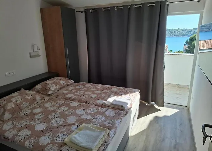 招待所 Rab Diving Mirko 拉布